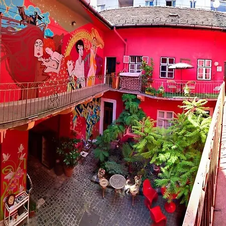 Vintage Garden With Balcony Daire *